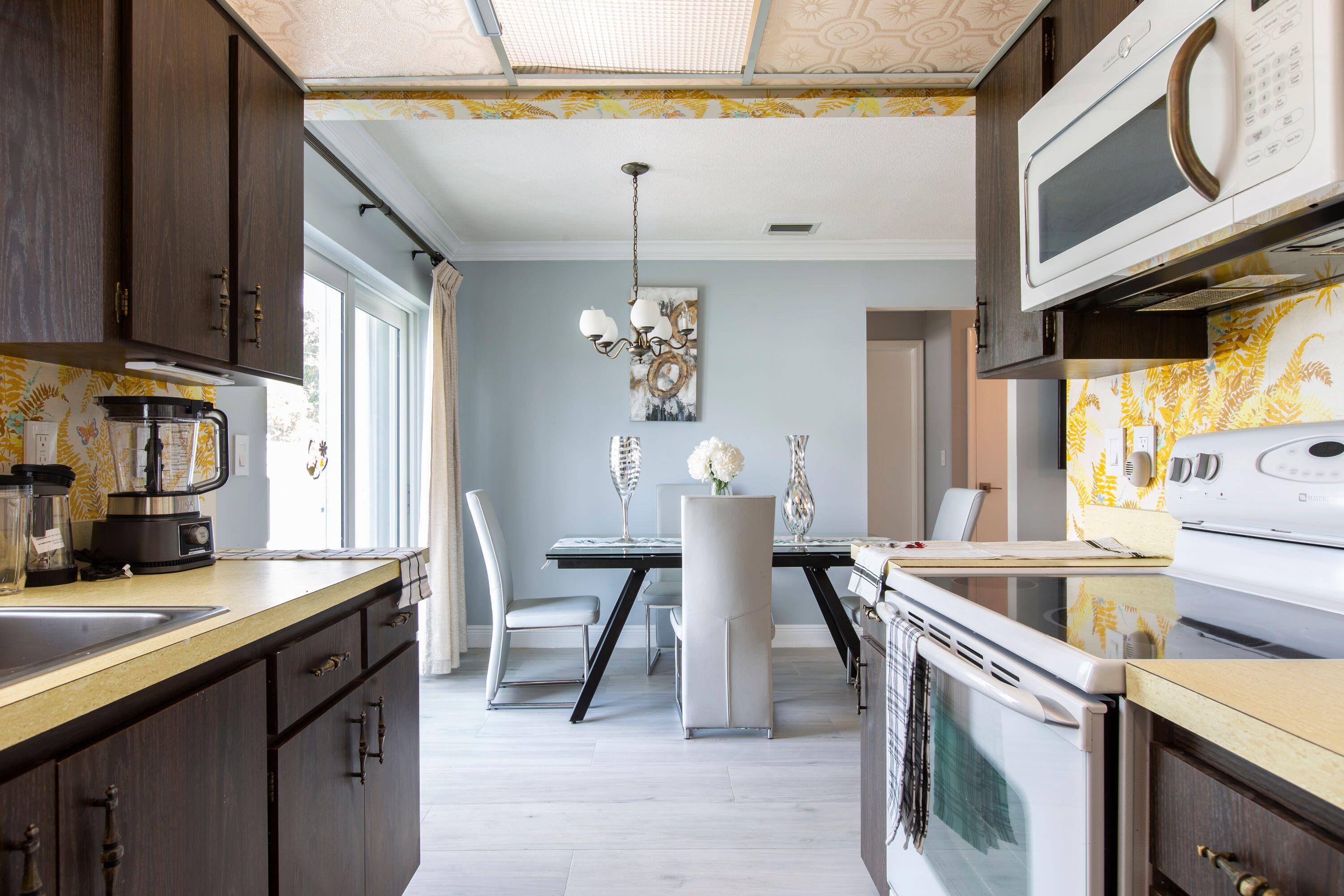 PALM BEACH GARDENS ESTATES - Residential Lease