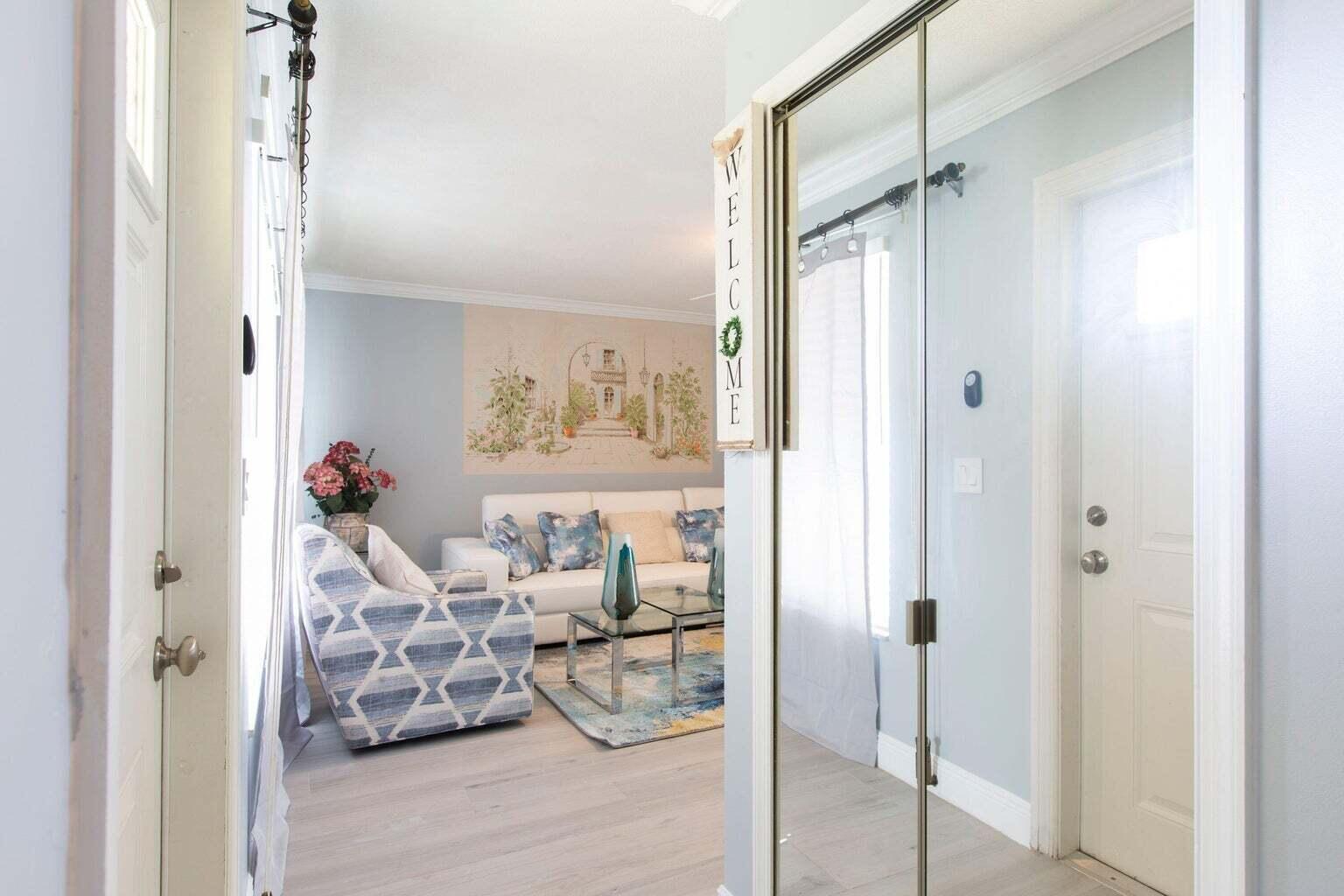 PALM BEACH GARDENS ESTATES - Residential Lease