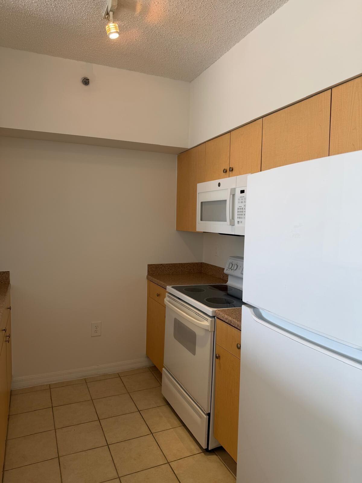 MONTECITO PALM BEACH CONDO - Residential