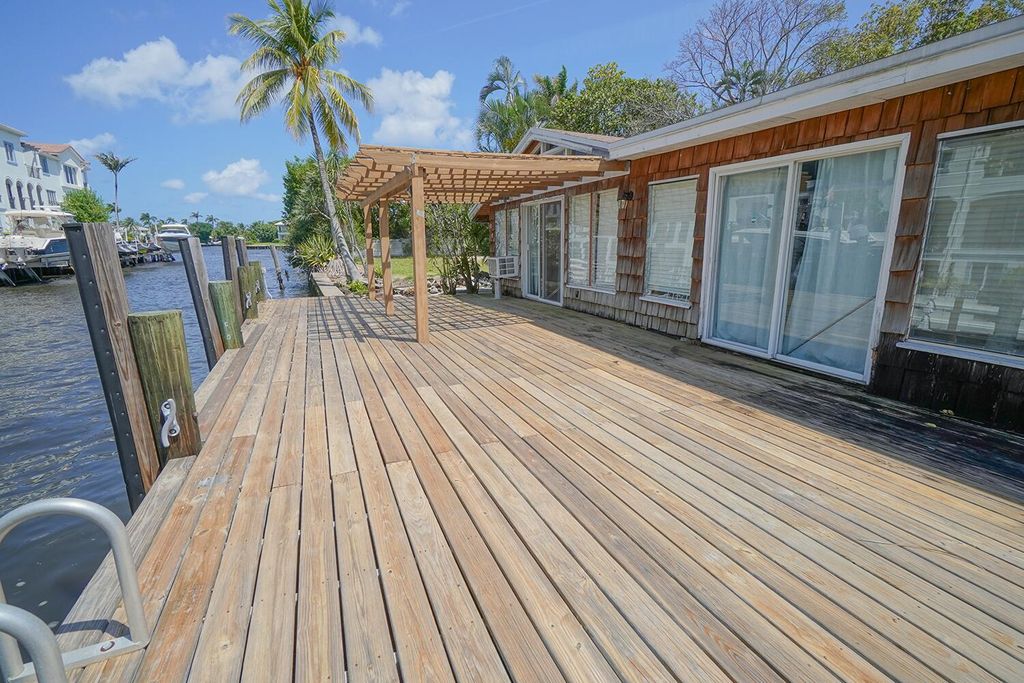 Photo of 816 Chukker Road, Delray Beach, FL 33483 (MLS # R10977144)