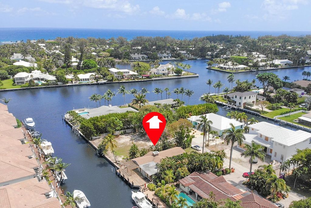 Photo of 816 Chukker Road, Delray Beach, FL 33483 (MLS # R10977144)