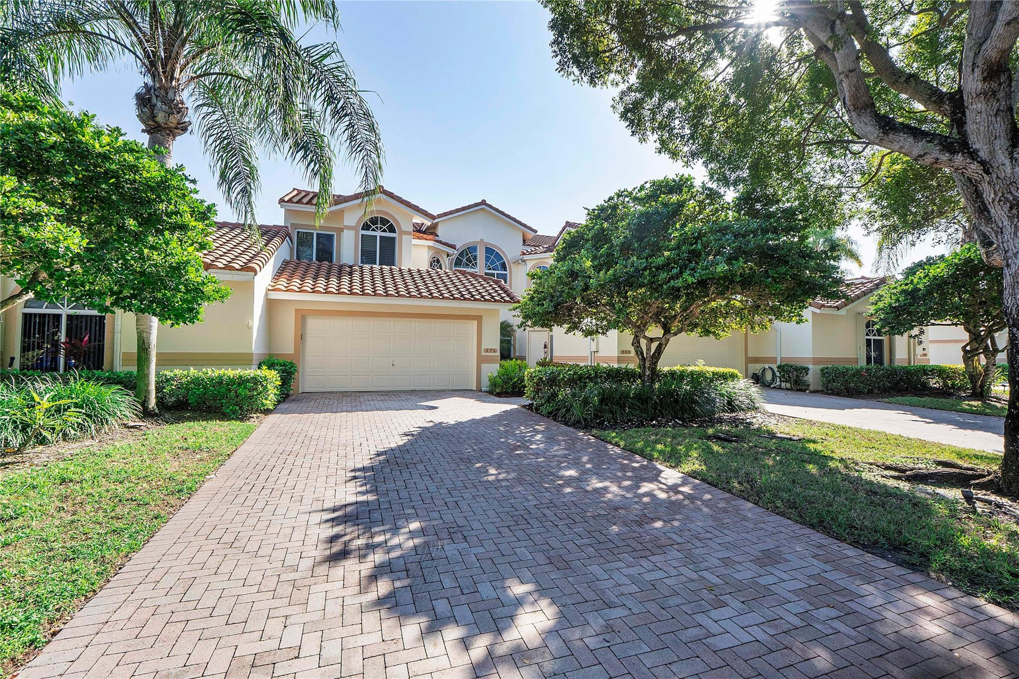 576 W Palm Aire Drive
