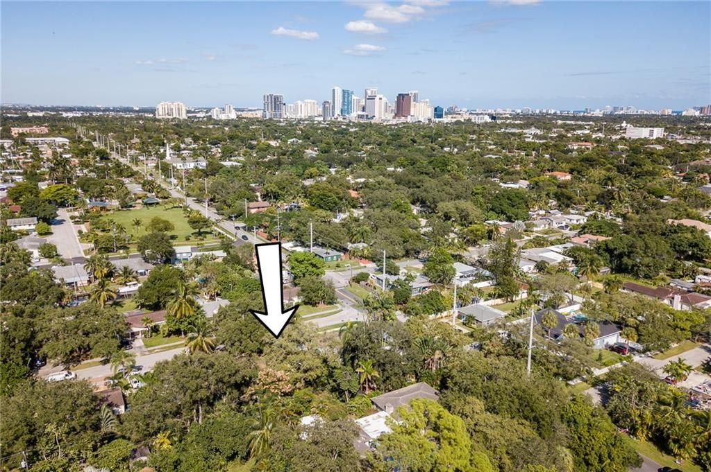 Photo of 908 SW 17th St, Fort Lauderdale, FL 33315 (MLS # F10307508)