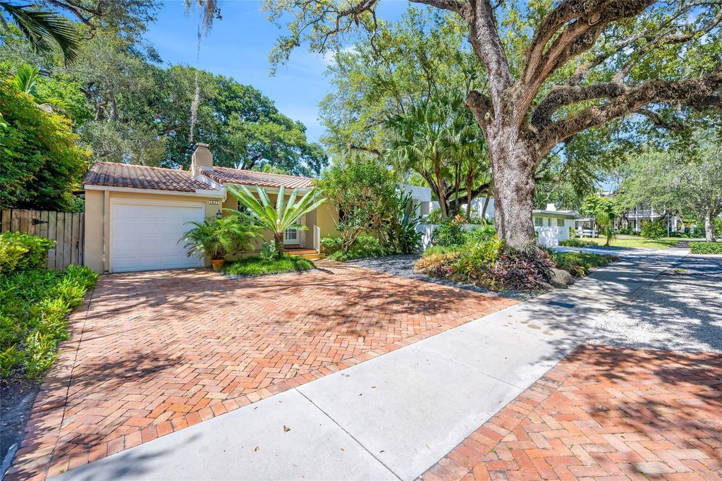 Photo of 1617 SE 2nd Street, Fort Lauderdale, FL 33301 (MLS # F10514002)