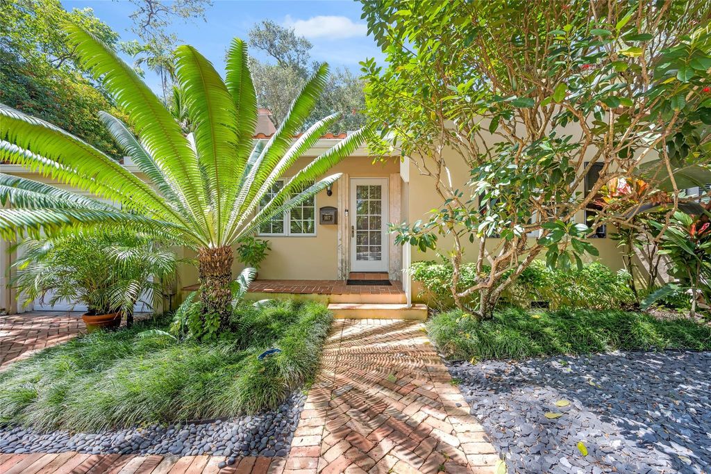 Photo of 1617 SE 2nd Street, Fort Lauderdale, FL 33301 (MLS # F10514002)