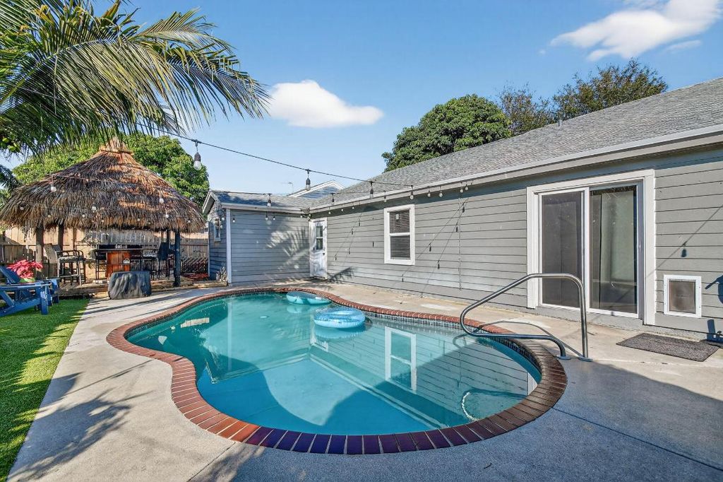 Photo of 7767 Blairwood Circle N, Lake Worth, FL 33467 (MLS # R11152988)