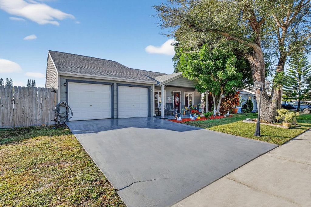 Photo of 7767 Blairwood Circle N, Lake Worth, FL 33467 (MLS # R11152988)