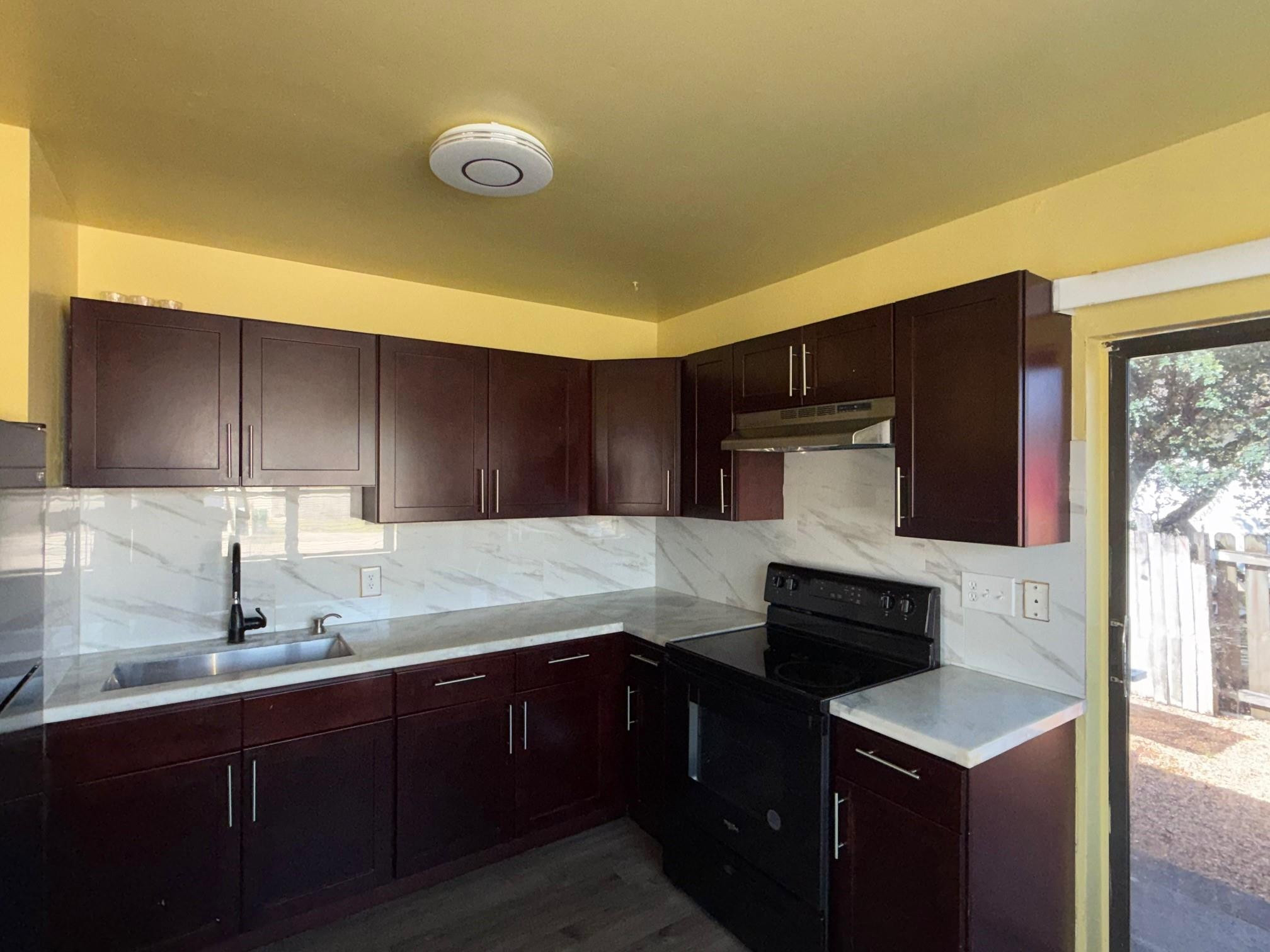 DAVIE HEIGHTS EXTENSION 1 - Residential Lease