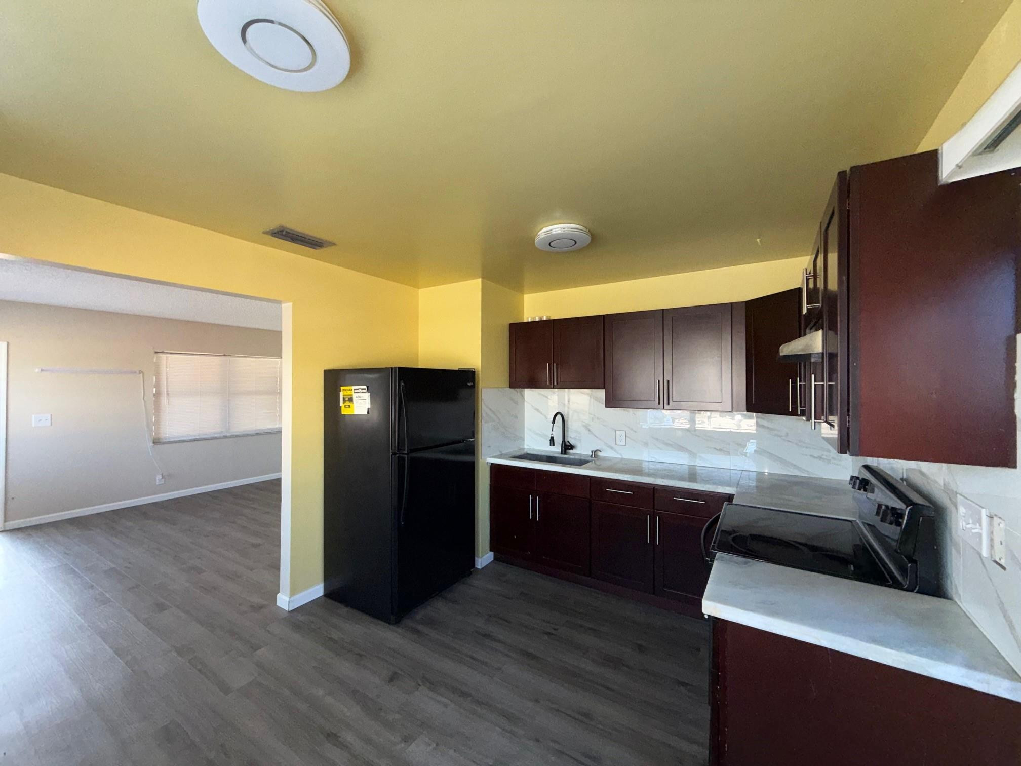 DAVIE HEIGHTS EXTENSION 1 - Residential Lease