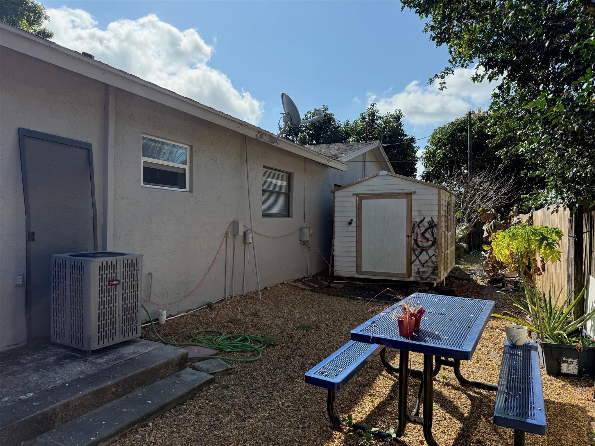 DAVIE HEIGHTS EXTENSION 1 - Residential Lease