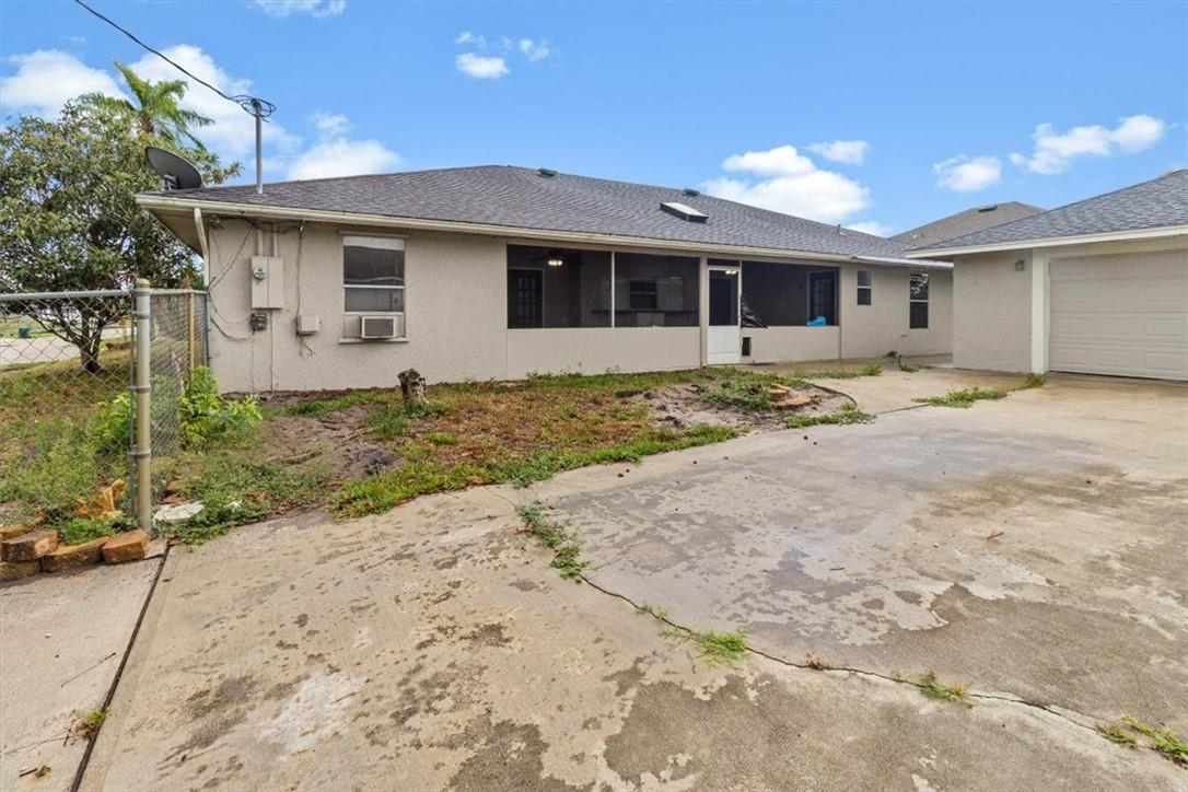 597 SW Ryan Ave