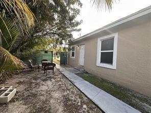 COLLEGE TRACT - Residential Lease