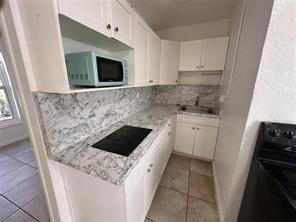 COLLEGE TRACT - Residential Lease
