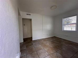 COLLEGE TRACT - Residential Lease
