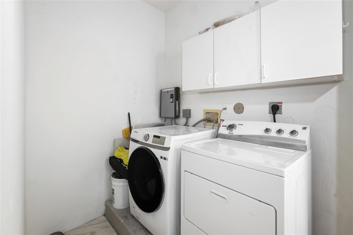 Lyons West 137-40 B - Residential