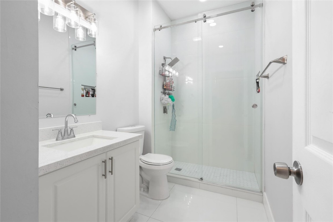 Lyons West 137-40 B - Residential