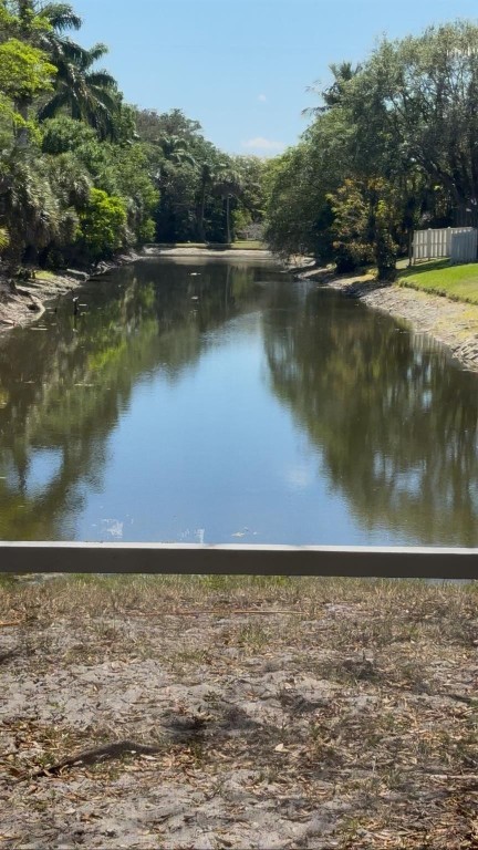 Lyons West 137-40 B - Residential