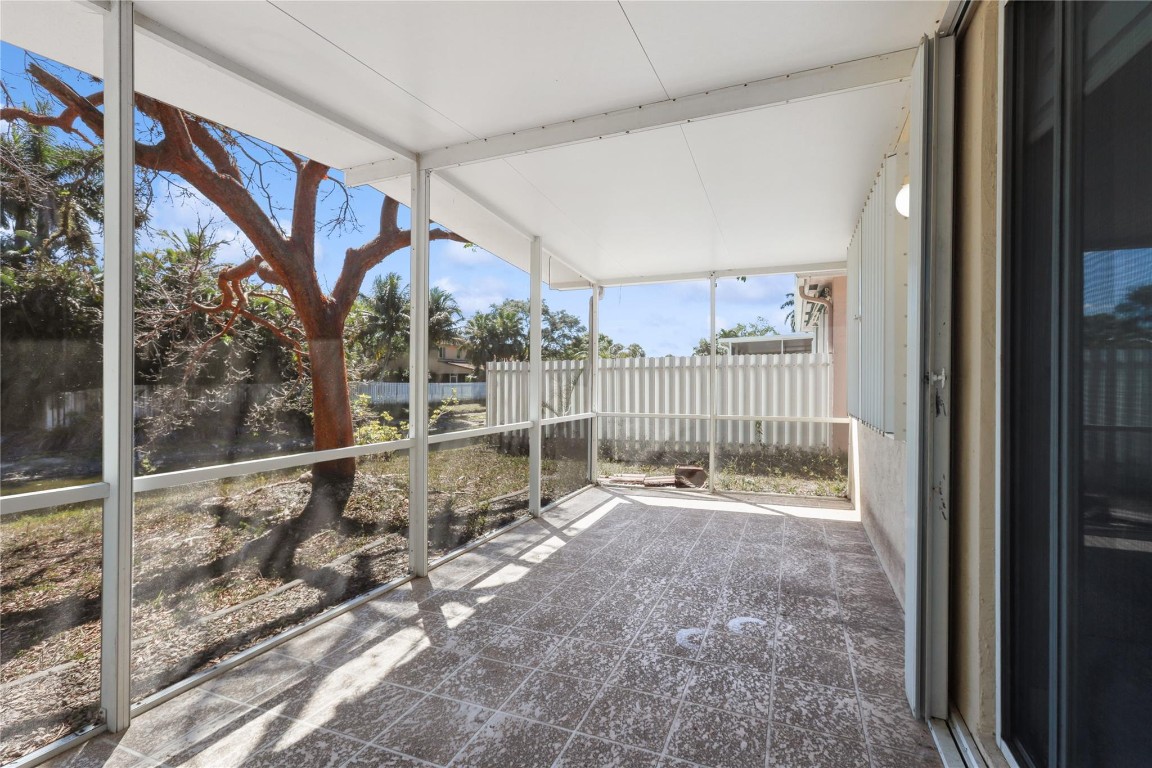 Lyons West 137-40 B - Residential