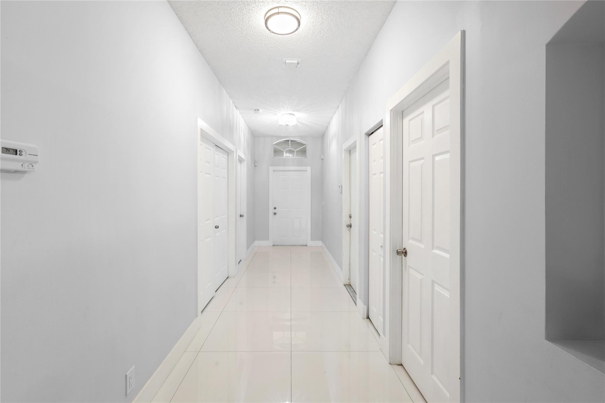 Lyons West 137-40 B - Residential