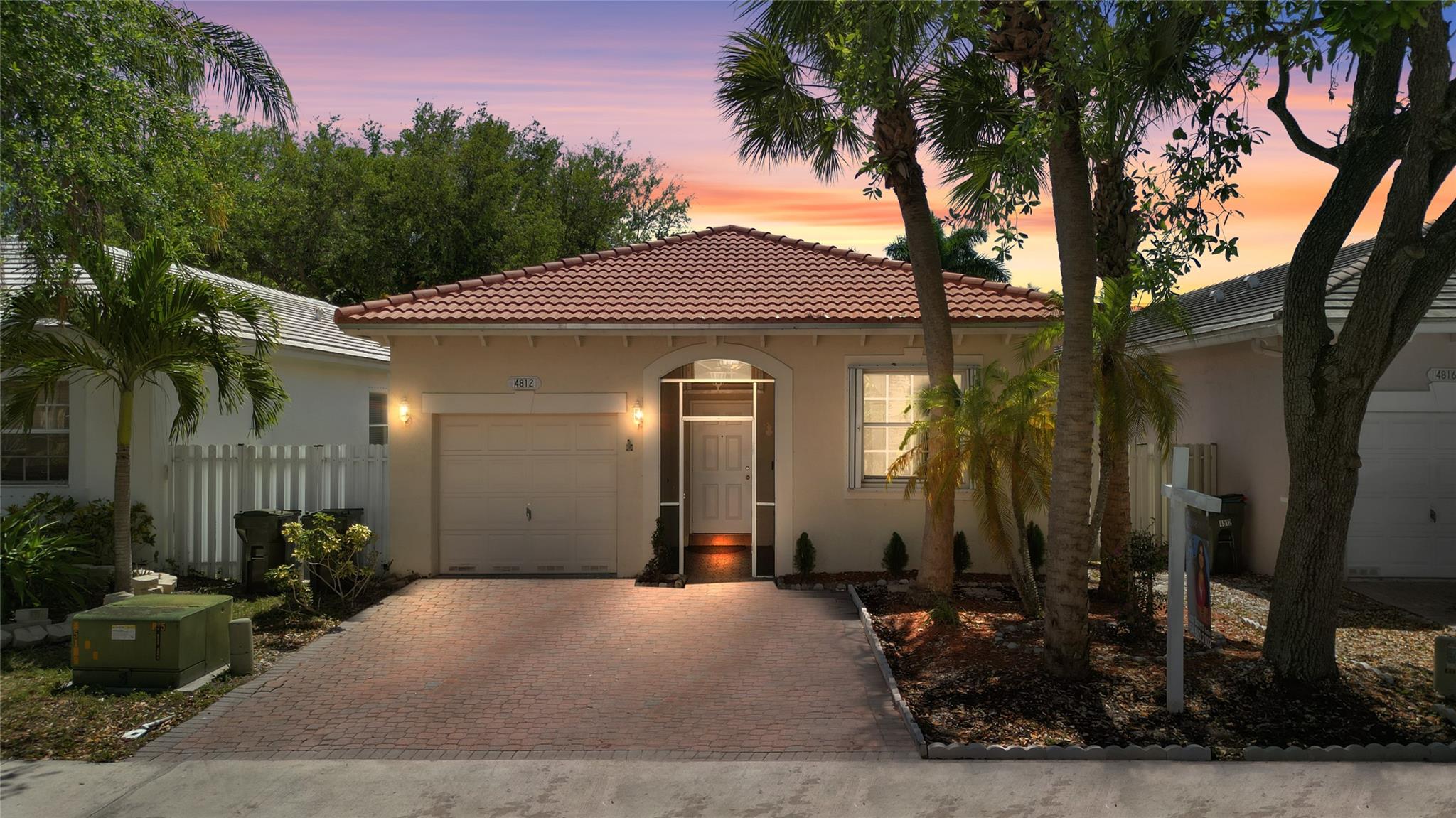 Lyons West 137-40 B - Residential