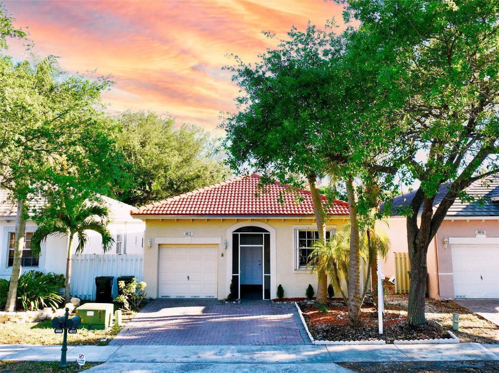 Lyons West 137-40 B - Residential