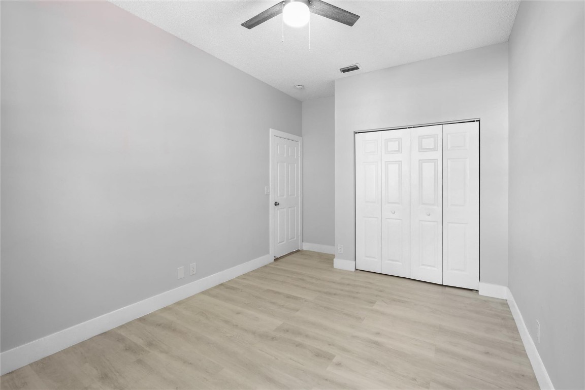 Lyons West 137-40 B - Residential