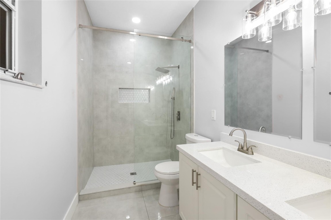 Lyons West 137-40 B - Residential