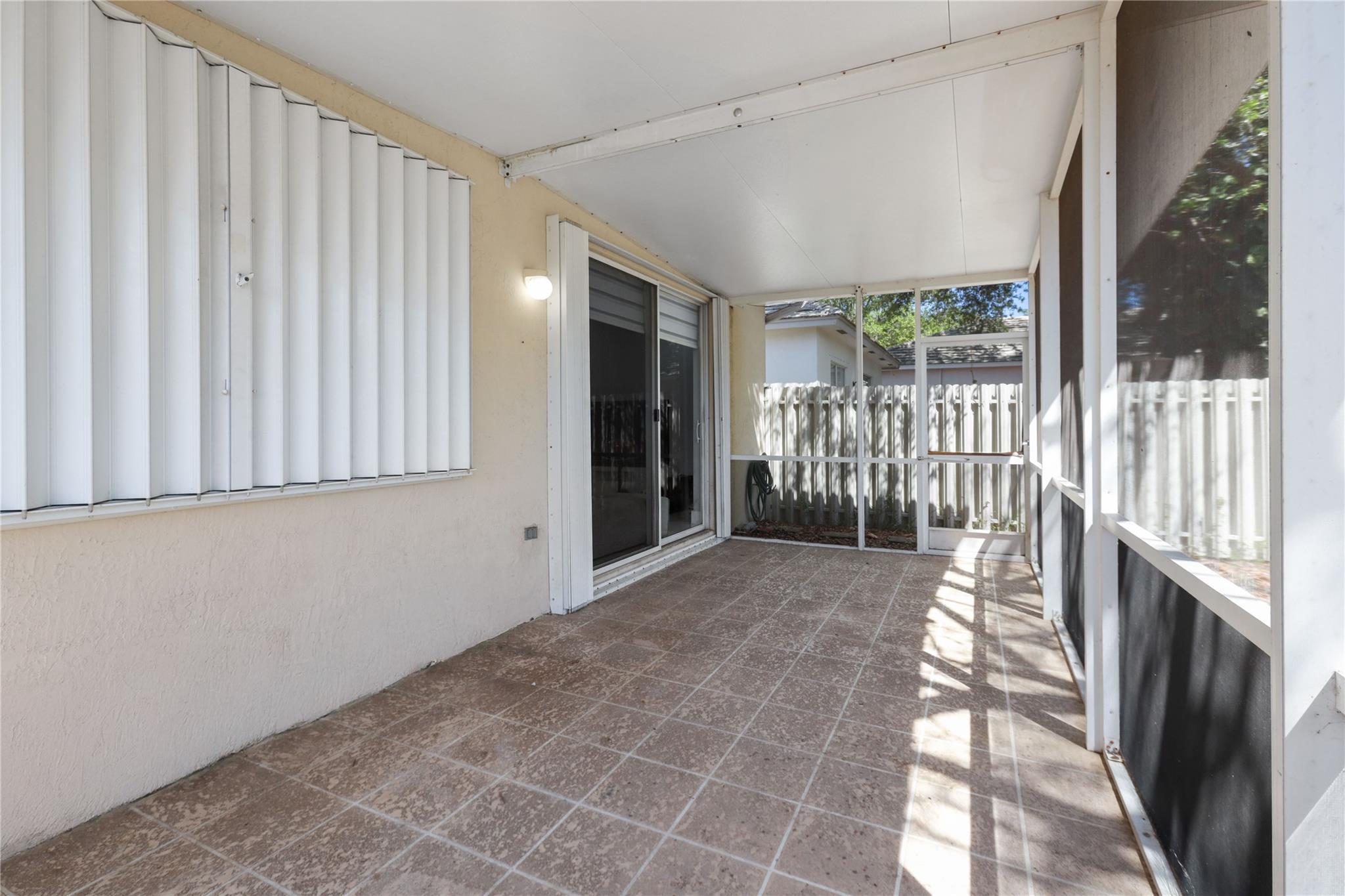 Lyons West 137-40 B - Residential