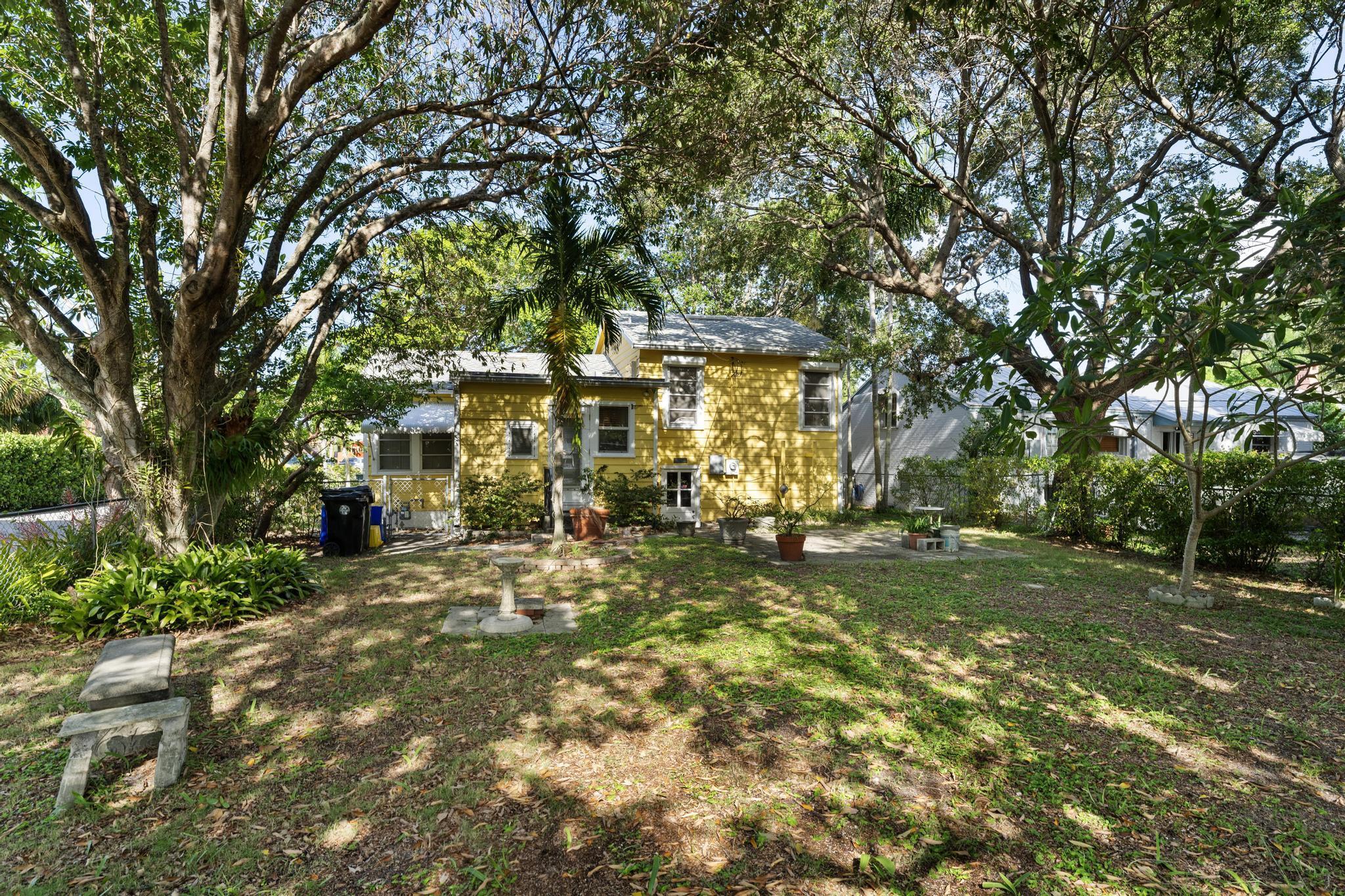 LAKE WORTH TOWN OF - Residential Lease