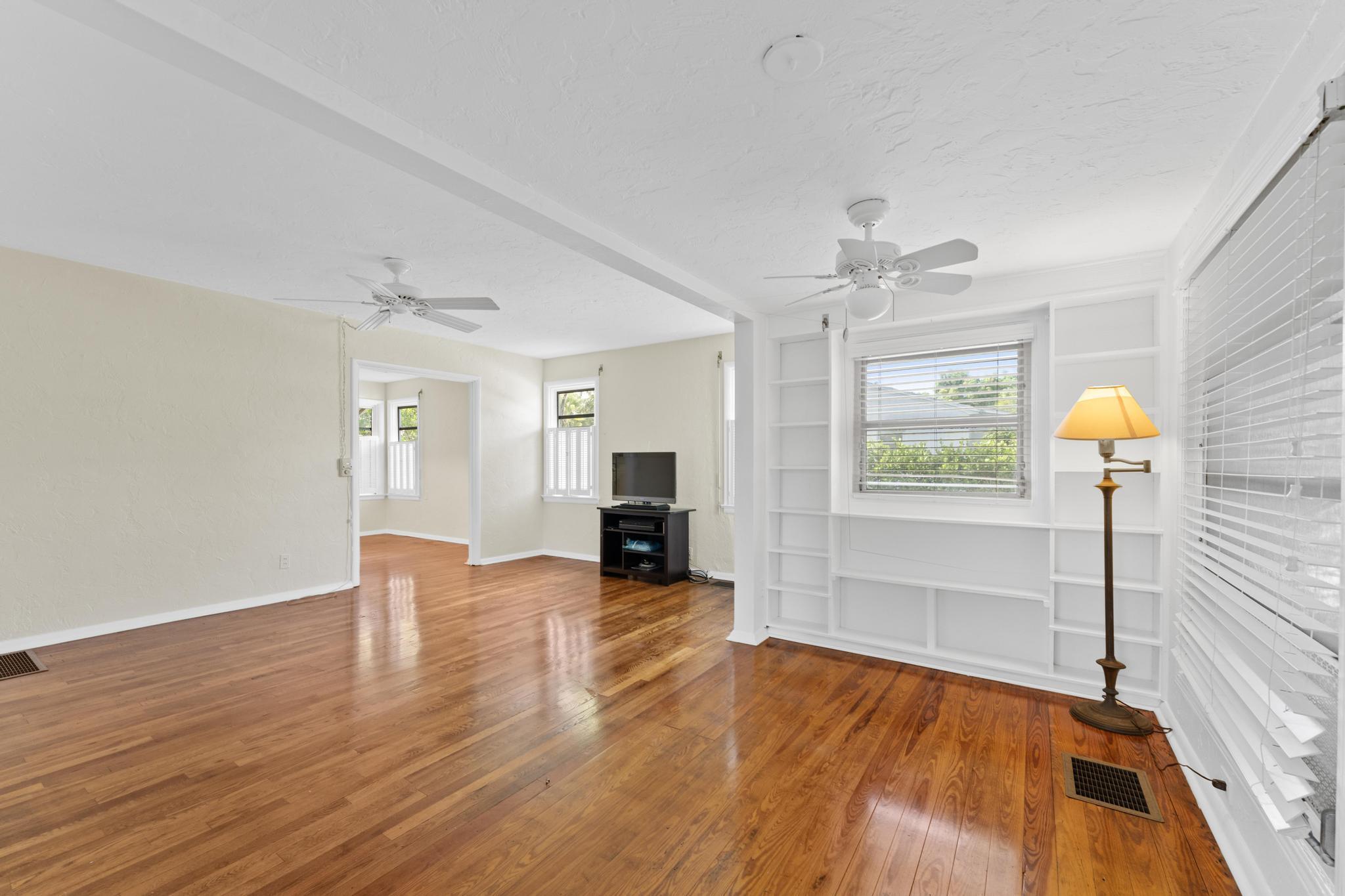 LAKE WORTH TOWN OF - Residential Lease