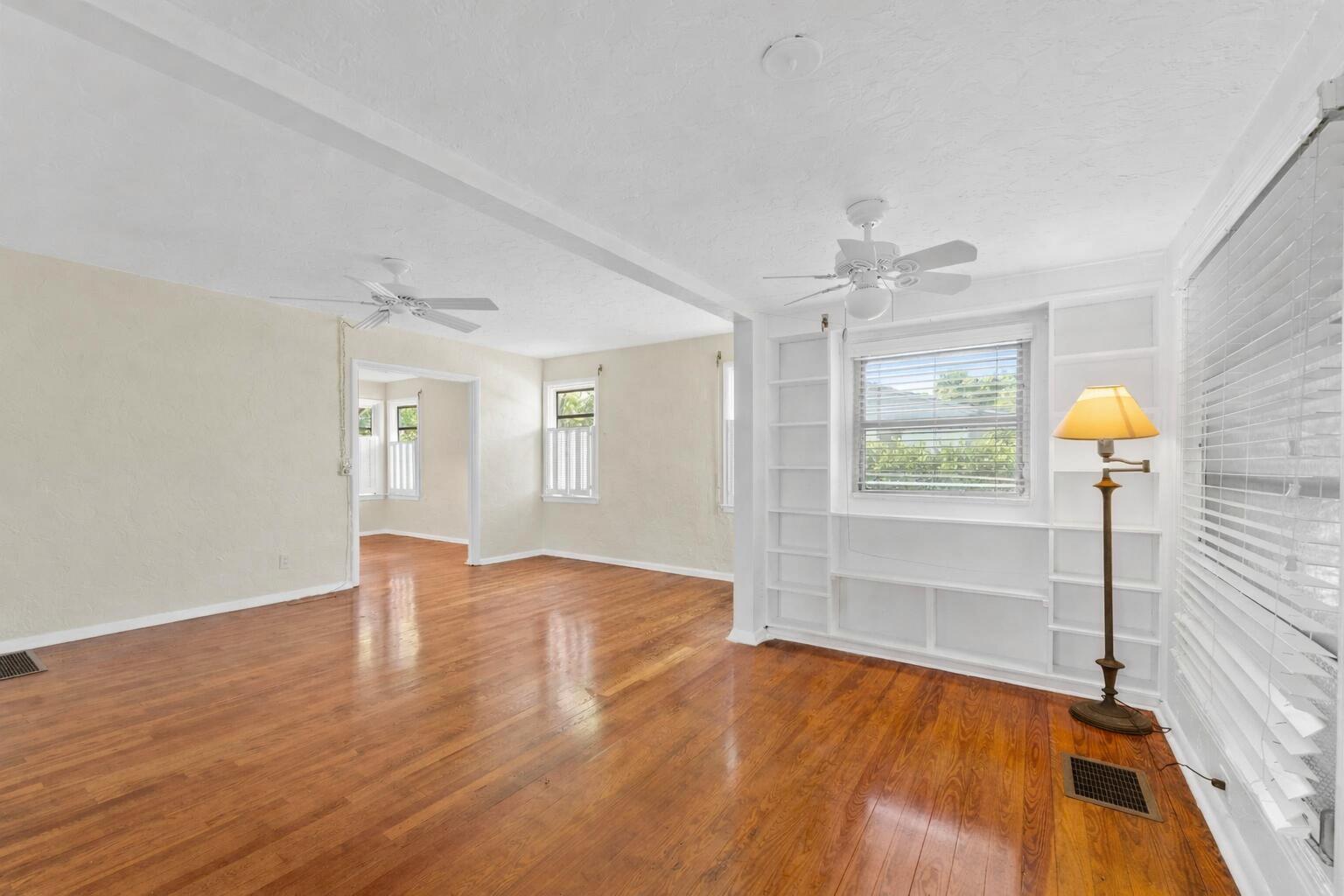 LAKE WORTH TOWN OF - Residential Lease