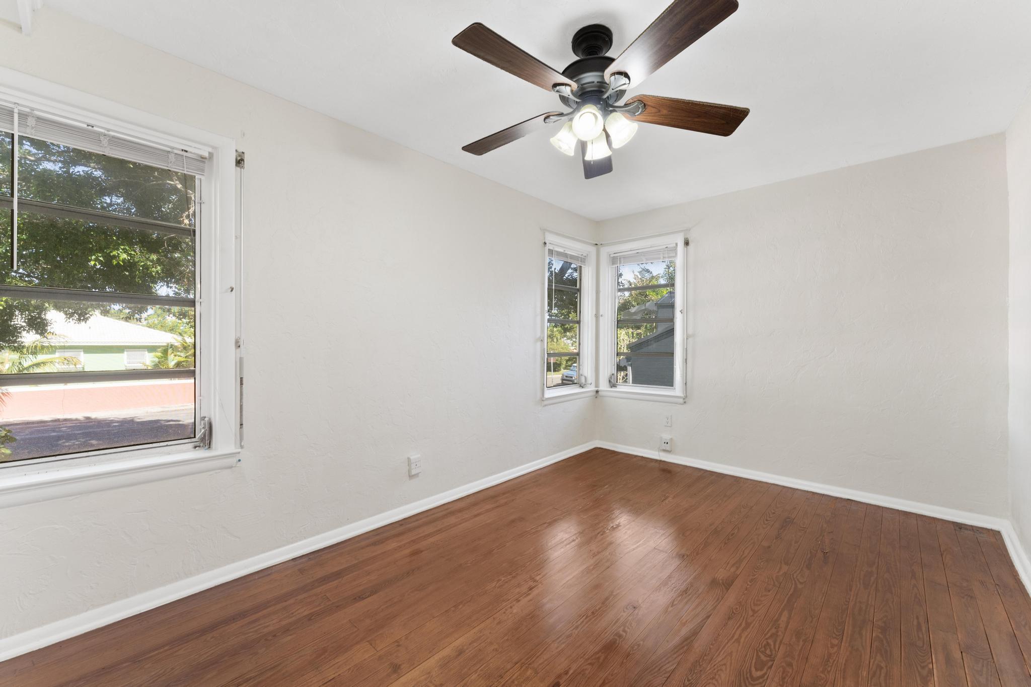 LAKE WORTH TOWN OF - Residential Lease