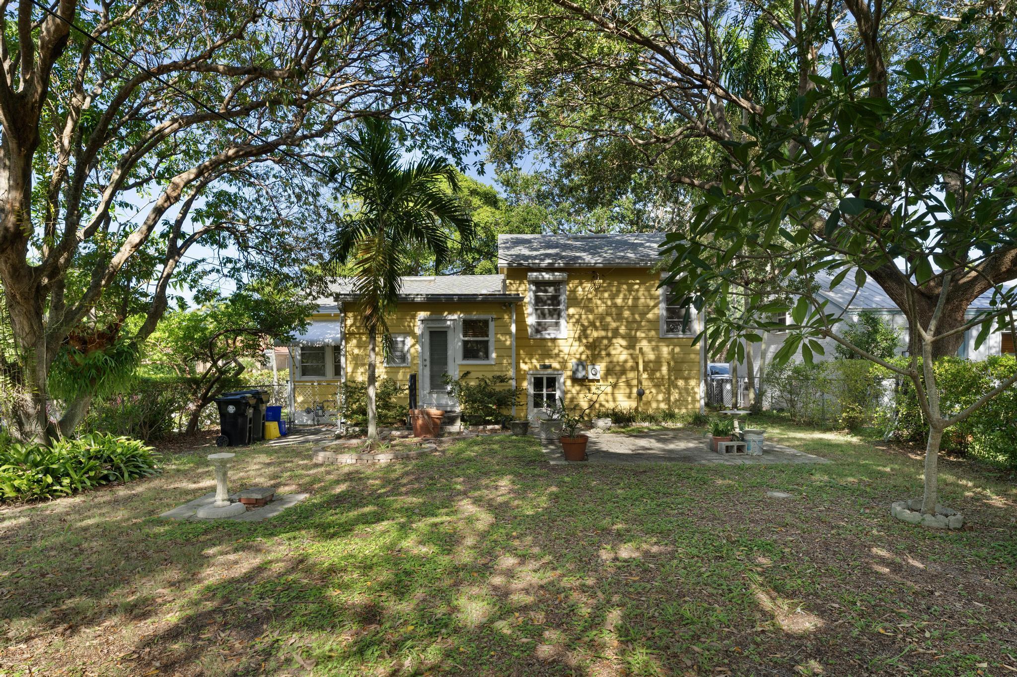 LAKE WORTH TOWN OF - Residential Lease