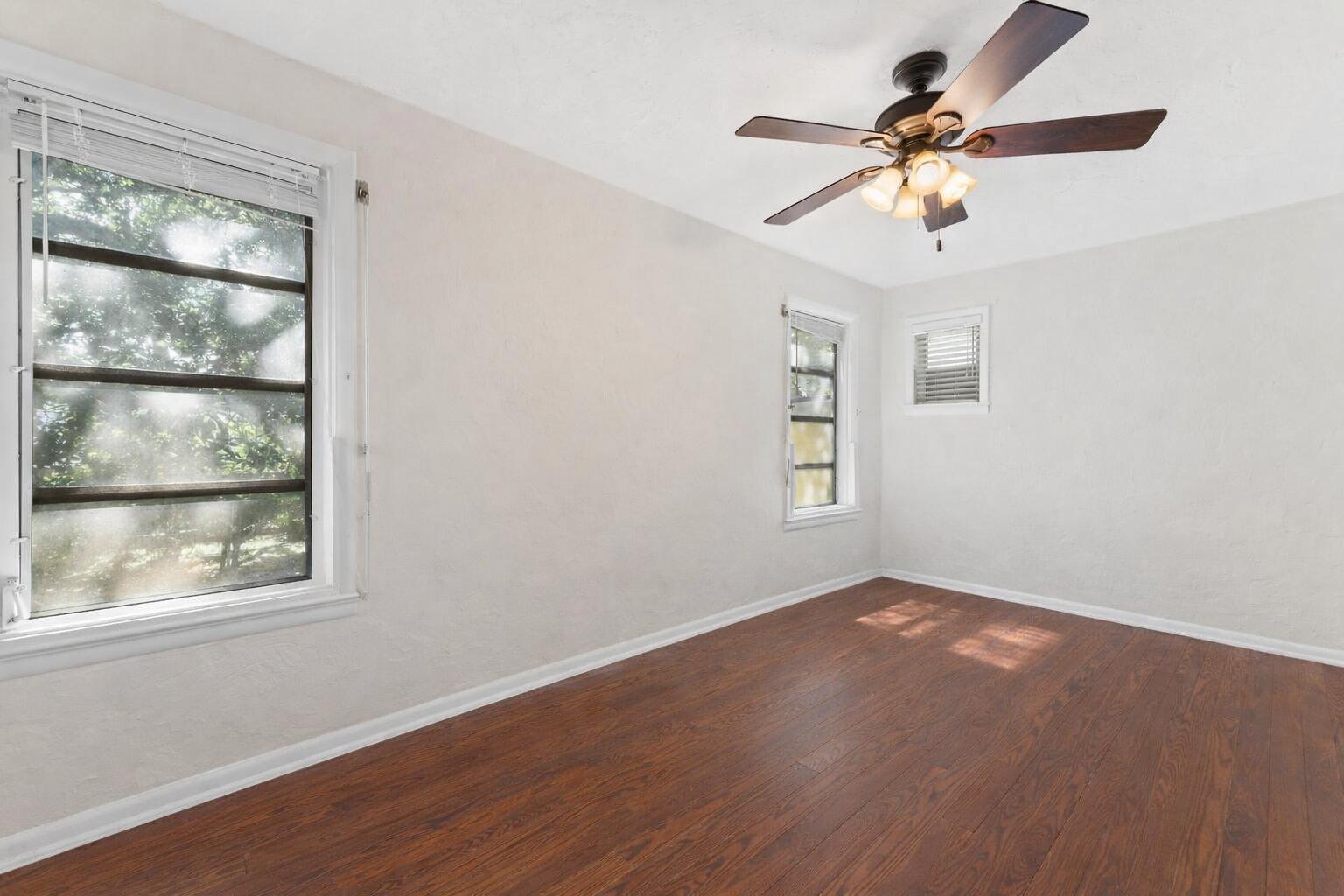 LAKE WORTH TOWN OF - Residential Lease