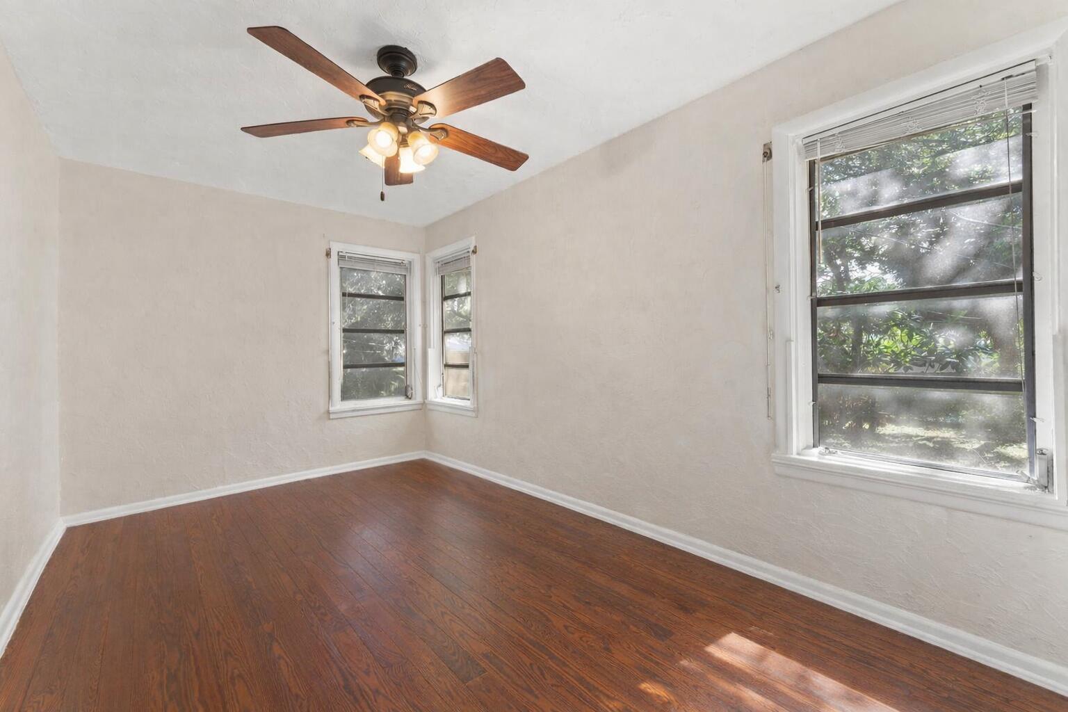 LAKE WORTH TOWN OF - Residential Lease