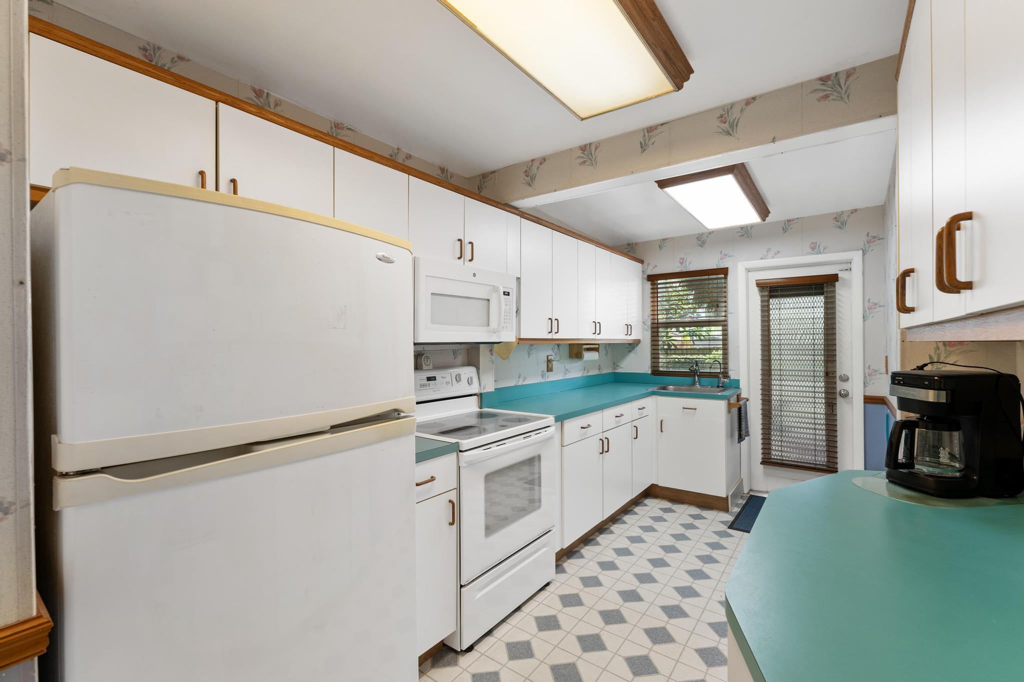 LAKE WORTH TOWN OF - Residential Lease