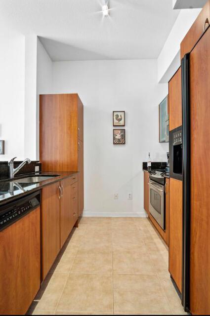 233 S Federal Highway Lph06