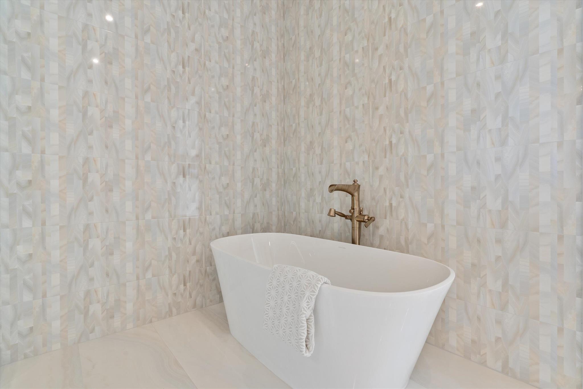 INTRACOASTAL PARK - Residential