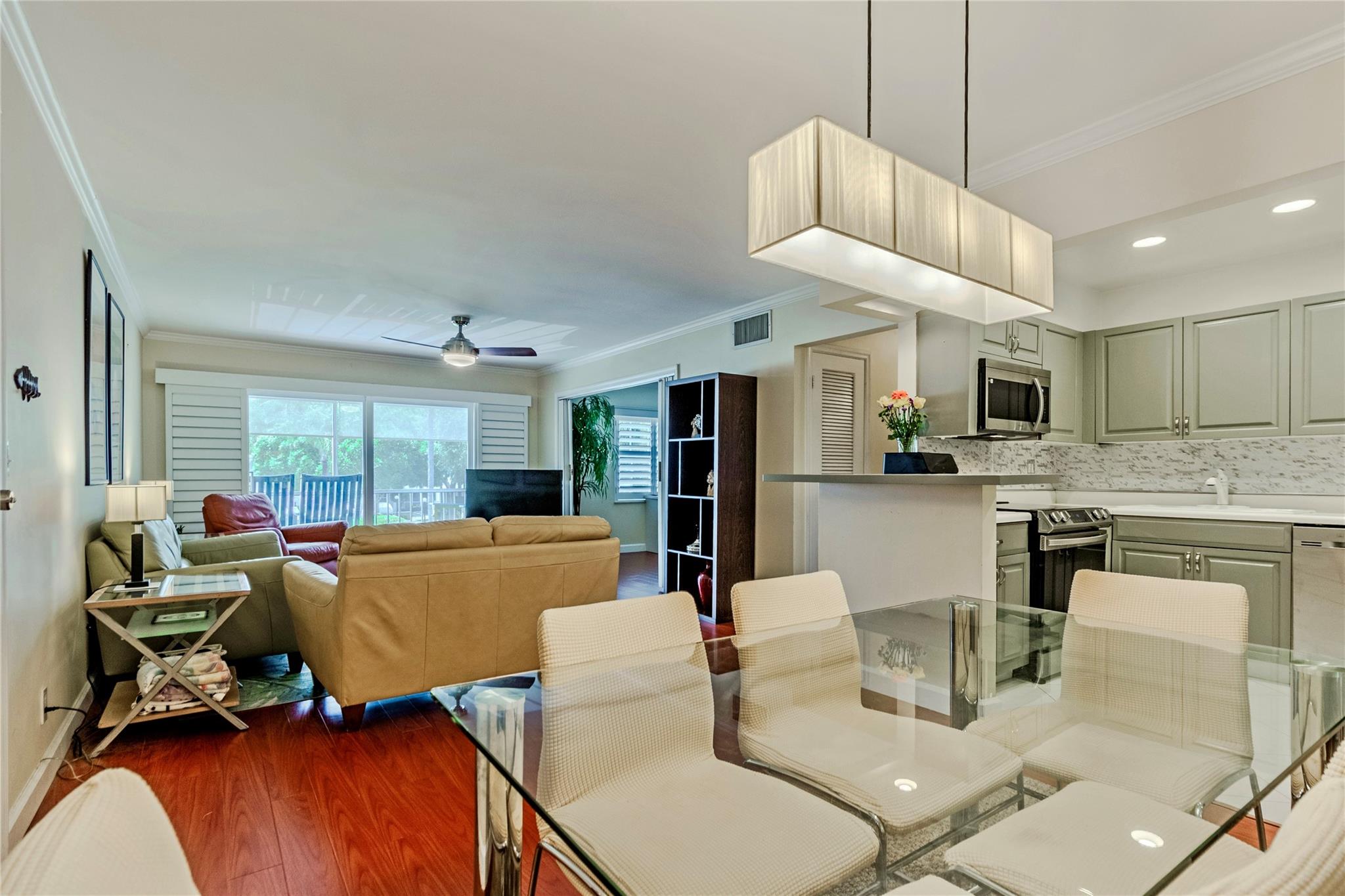 6437 Bay Club Dr 3