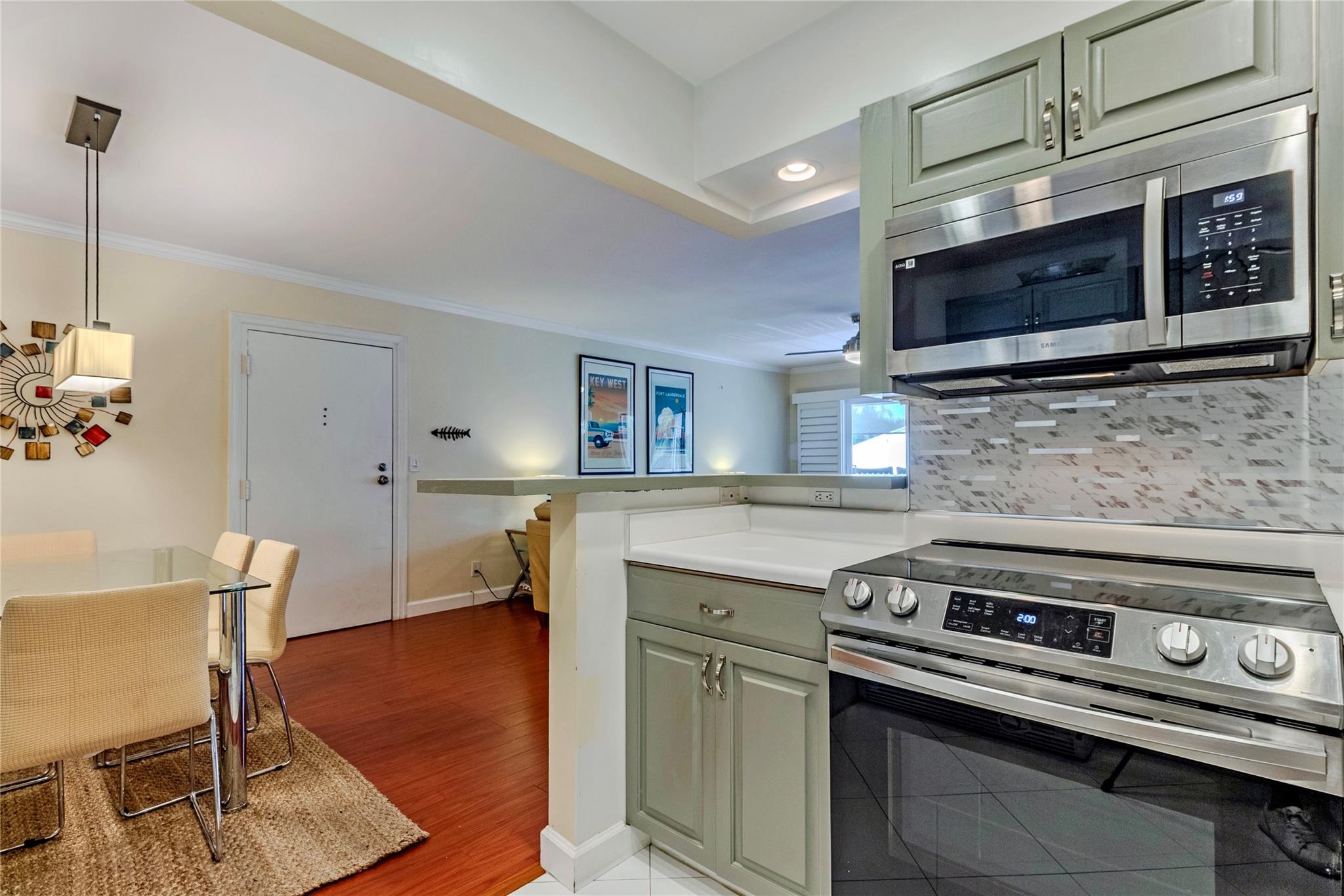 6437 Bay Club Dr 3