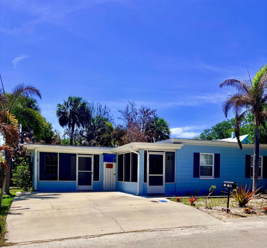 Photo of 105 Avenue D Avenue #Unit A And Unit B, Fort Pierce, FL 34950 (MLS # B26028003)