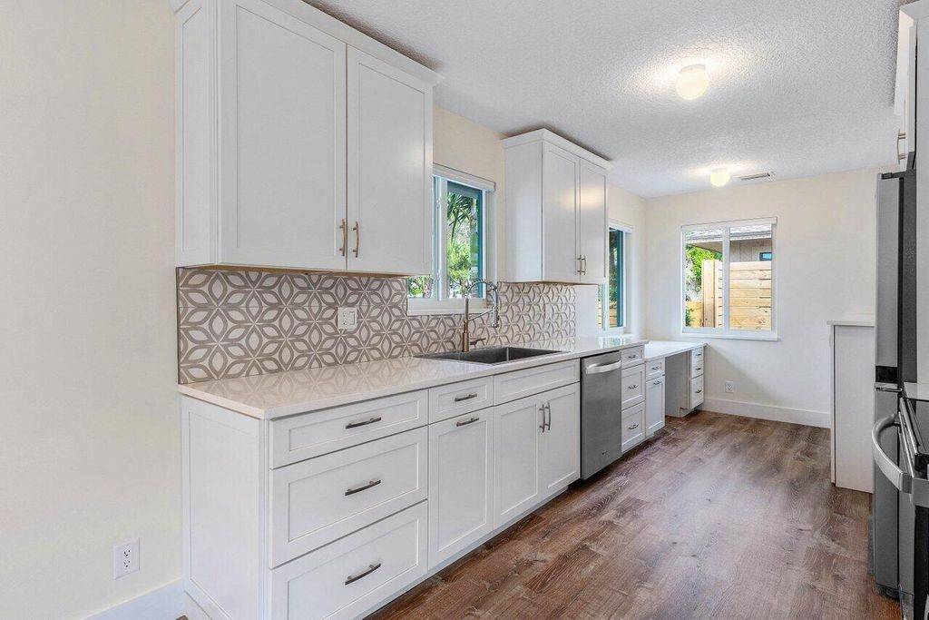 Photo of 901 NE 7th Avenue, Delray Beach, FL 33483 (MLS # R10951495)