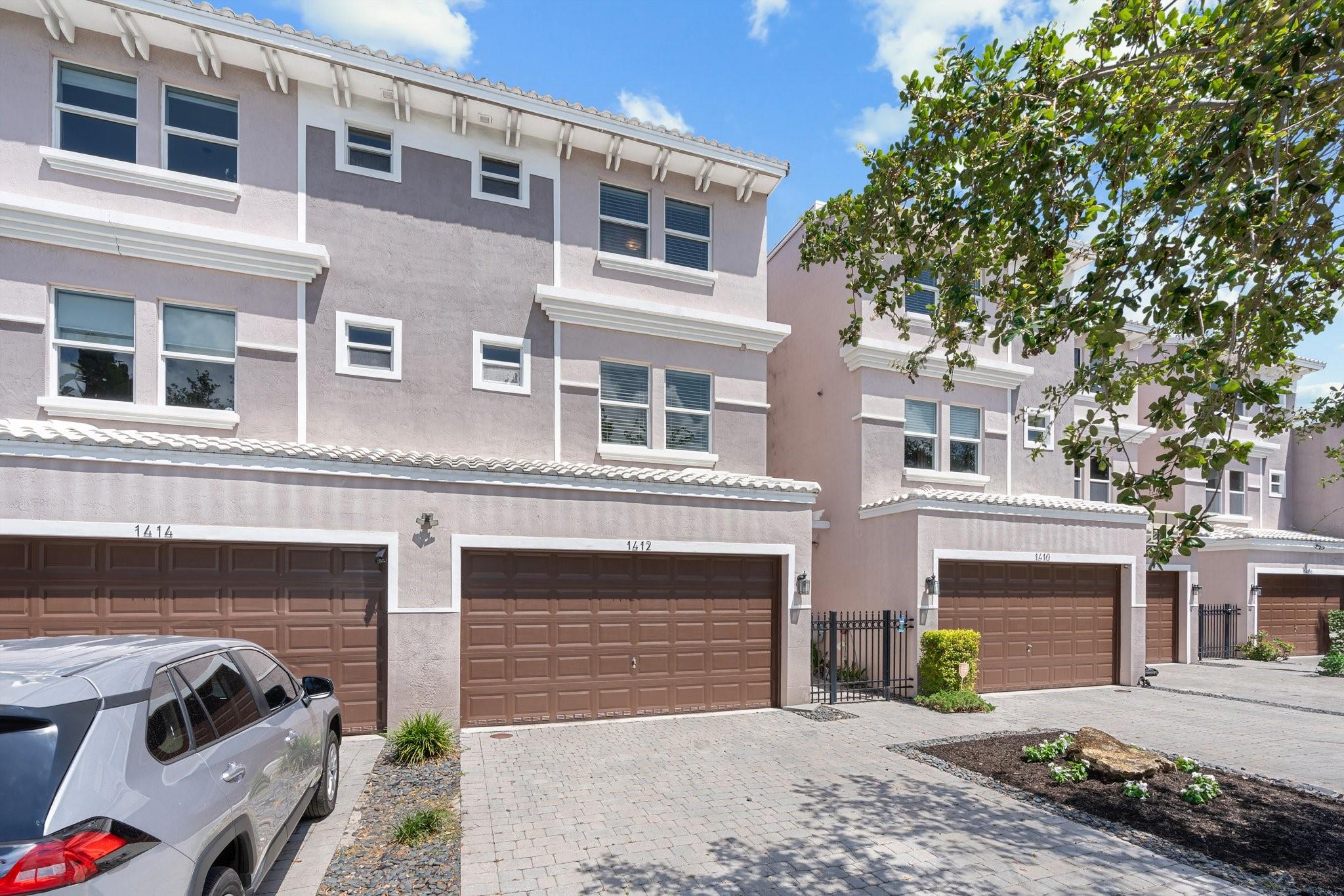 1412 NE 26th Ave 1412