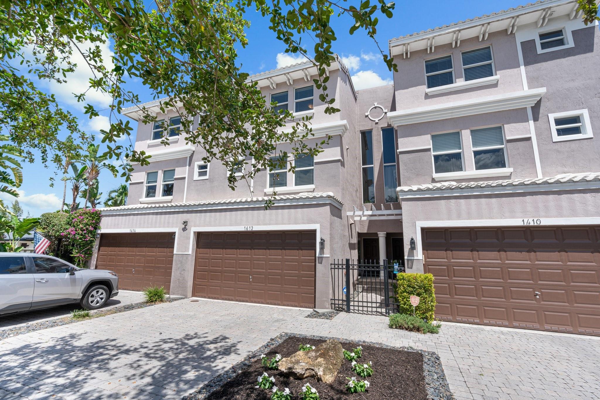 1412 NE 26th Ave 1412
