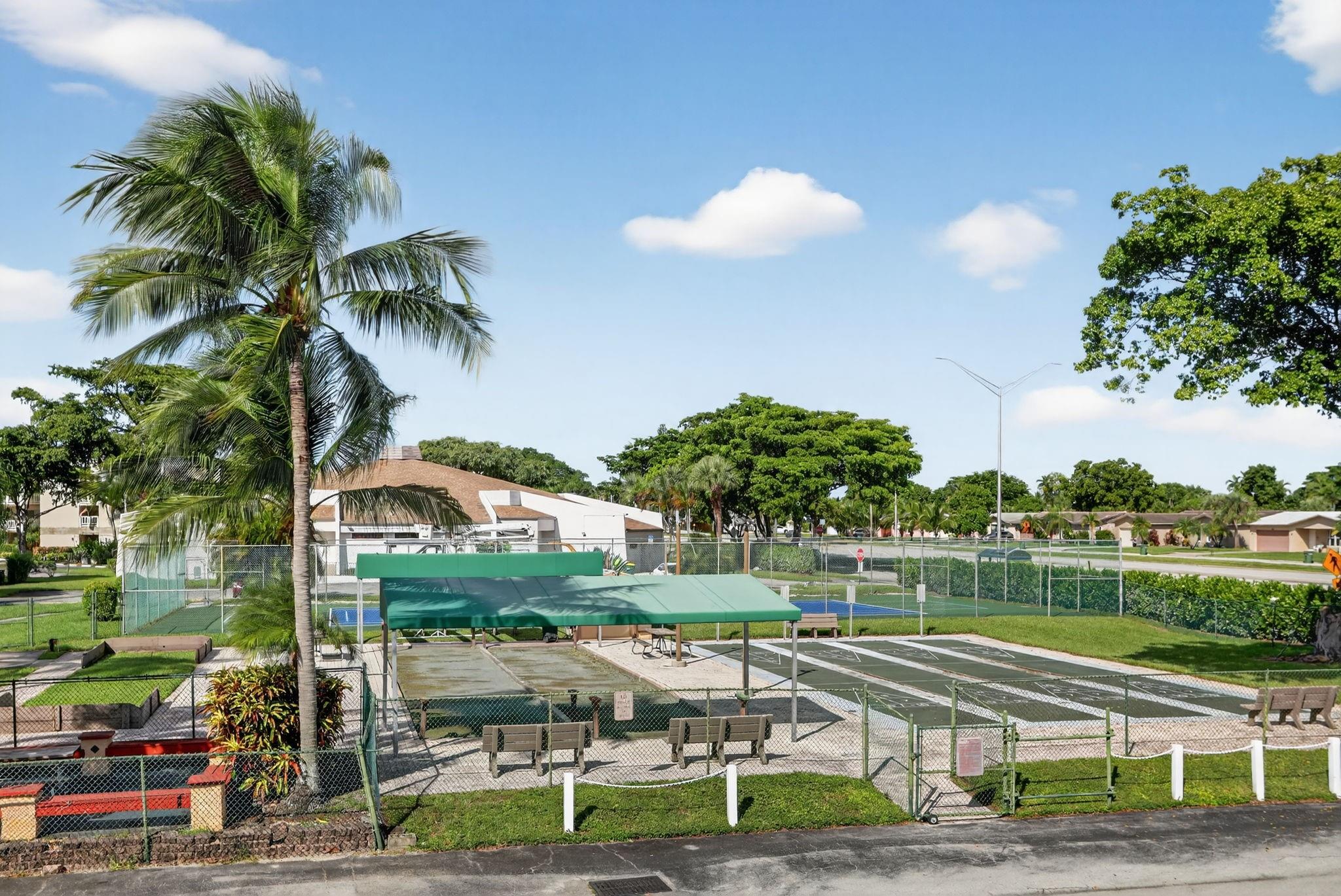 Royal Park Gardens - Residential