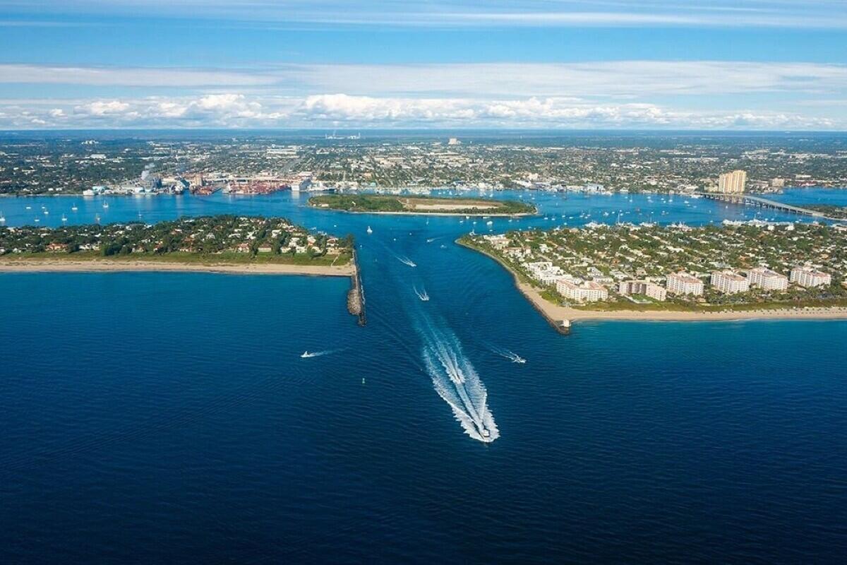 Nautilus 220 Condominium - Residential