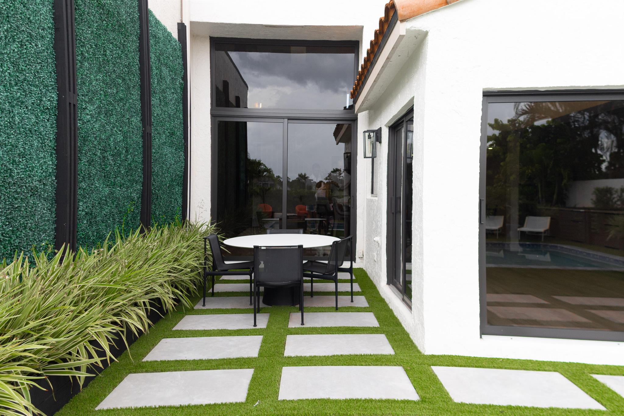 WINDSOR WAY 1 - Residential