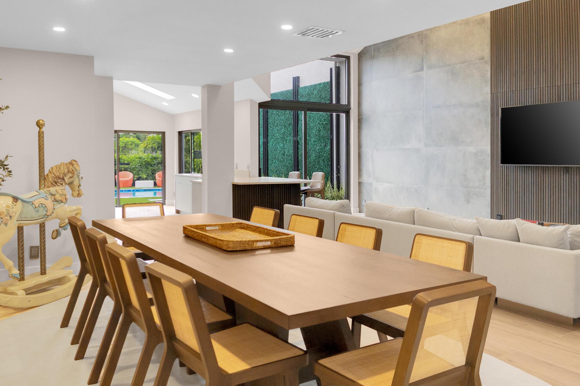 WINDSOR WAY 1 - Residential