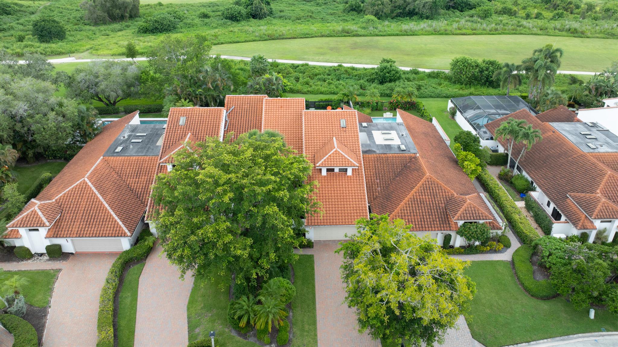 WINDSOR WAY 1 - Residential