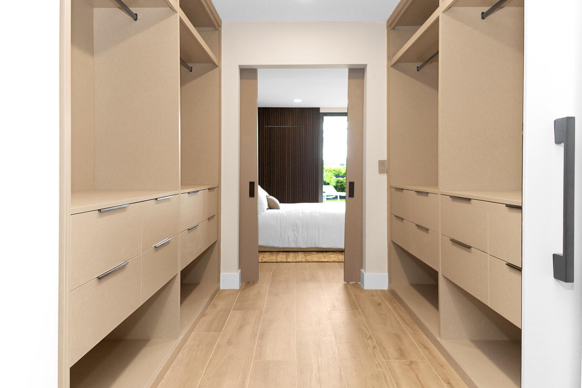 WINDSOR WAY 1 - Residential